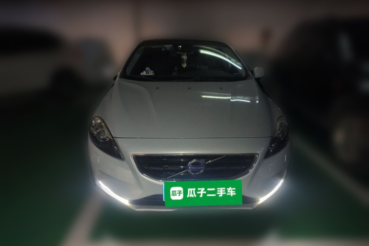 沃尔沃V40 2016款 T3 智逸版车身外观2