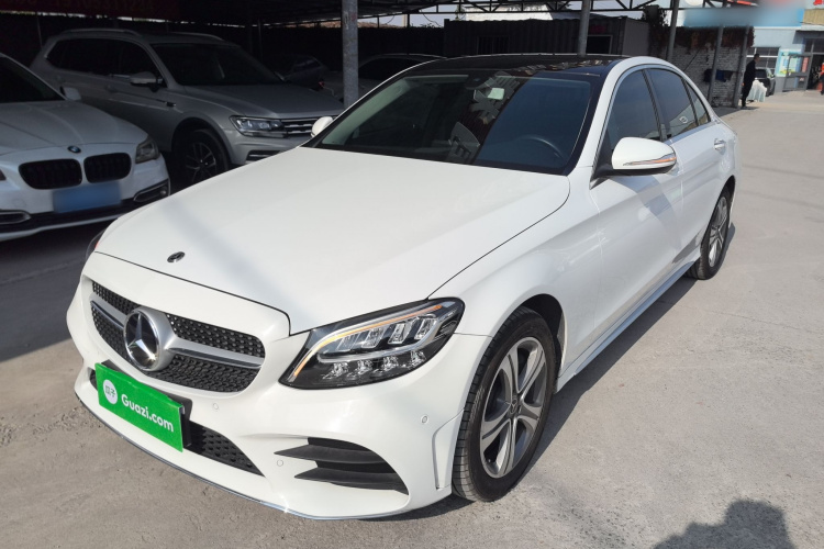 奔驰C级 2019款 C 260 L 运动版车身外观1