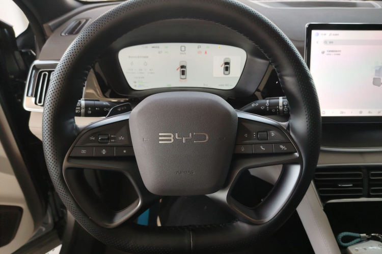 比亚迪 宋PLUS新能源 2025款 DM-i 智驾版 112KM 尊贵型中控内饰13