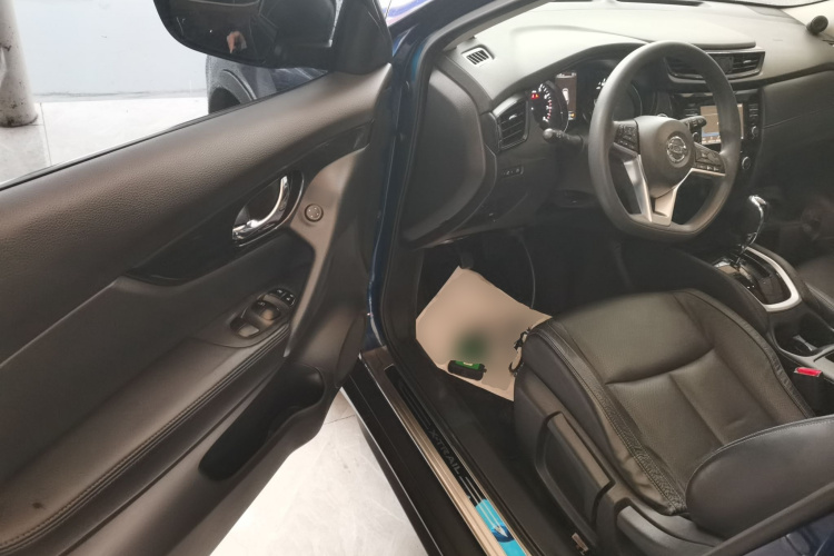 日产 奇骏 2017款 2.0L CVT舒适版 2WD中控内饰20