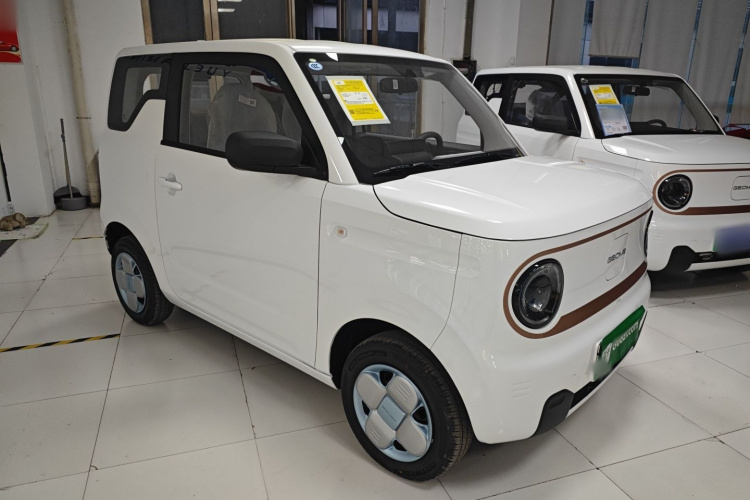 吉利银河 2024款 熊猫mini 200km 耐力熊车身外观3