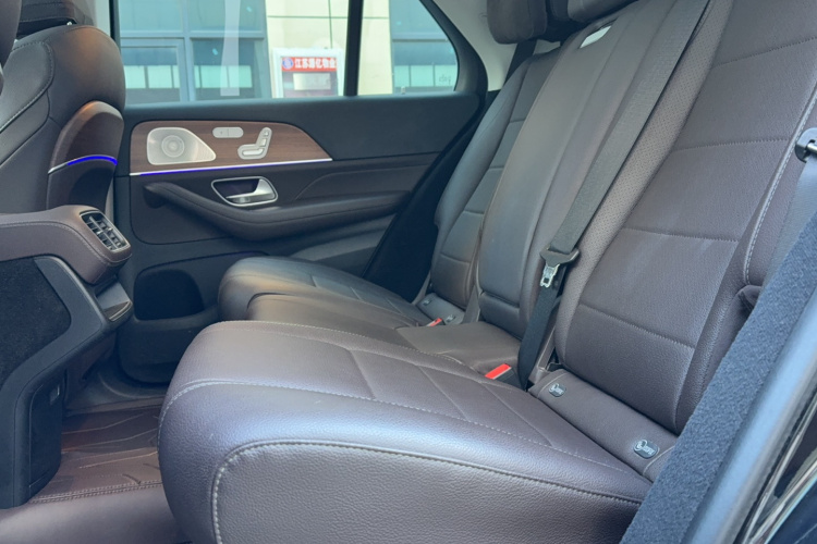 奔驰GLE新能源 2021款 GLE 350 e 4MATIC中控内饰7001