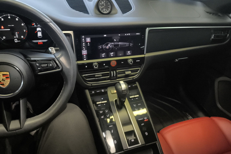 保时捷 2023款 Macan 2.0T中控内饰7002