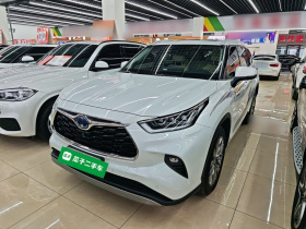 丰田 汉兰达 2022款 双擎 2.5L 四驱至尊版 7座