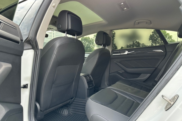 一汽-大众CC 2021款 380TSI 夺目版中控内饰7005