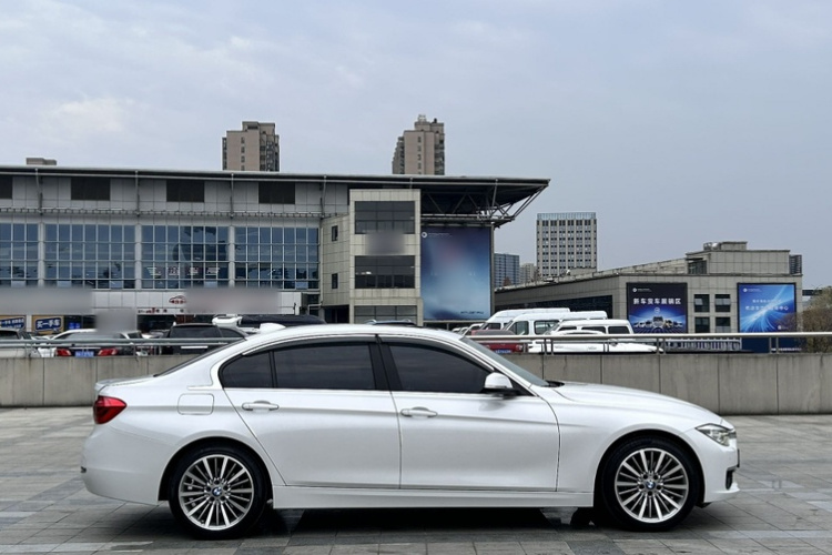 宝马3系 2019款 320Li 时尚型车身外观6002