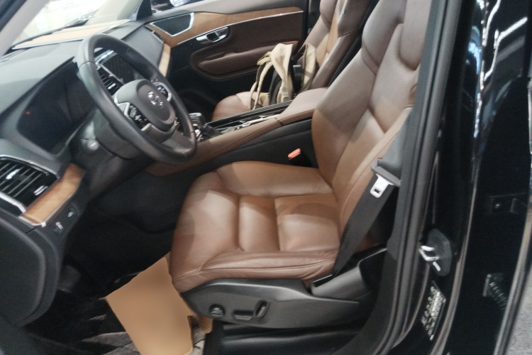 沃尔沃XC90 2020款 T6 智逸豪华版 7座中控内饰19