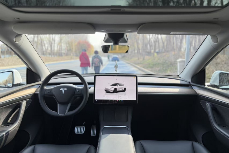 特斯拉 Model Y 2022款 Performance高性能全轮驱动版中控内饰7005