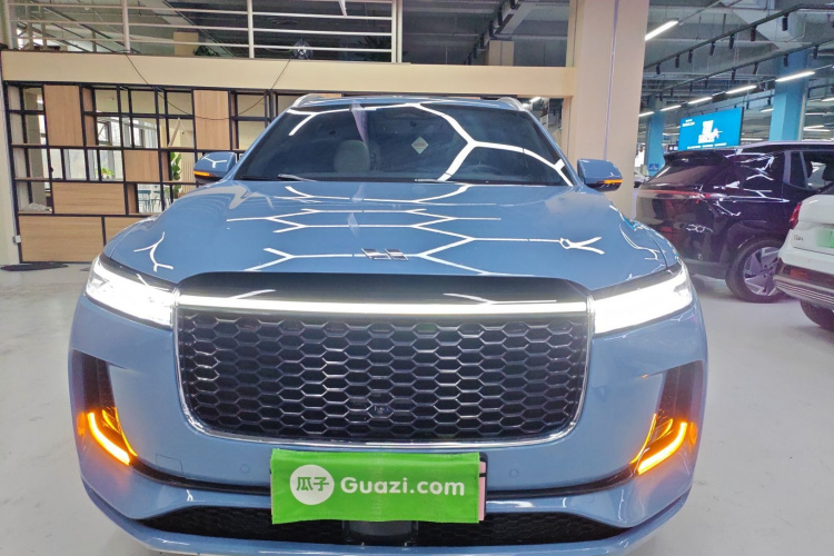 理想汽车 理想ONE 2021款 增程6座版车身外观2