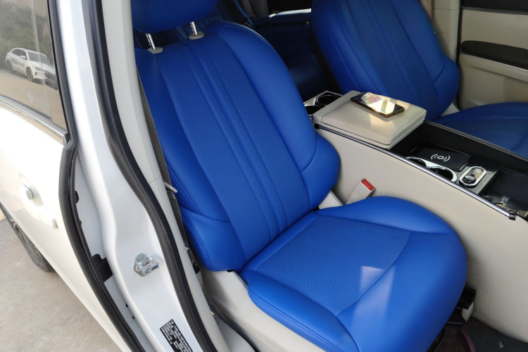 别克GL8 2022款 陆上公务舱 652T 舒适型局部细节41