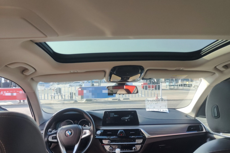 宝马5系 2018款 改款 530Li 领先型 豪华套装中控内饰22