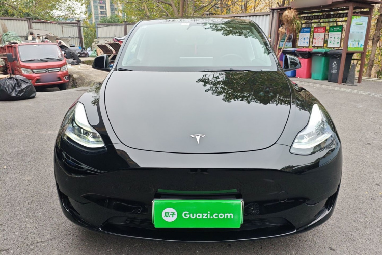 特斯拉 Model Y 2022款 后轮驱动版车身外观2