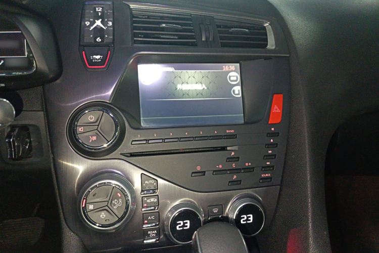 DS 5 2014款 1.6T 豪华版THP160局部细节16