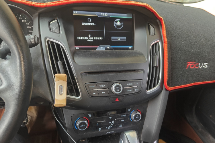 福特 福克斯 2015款 两厢 EcoBoost 180 自动精英型局部细节16