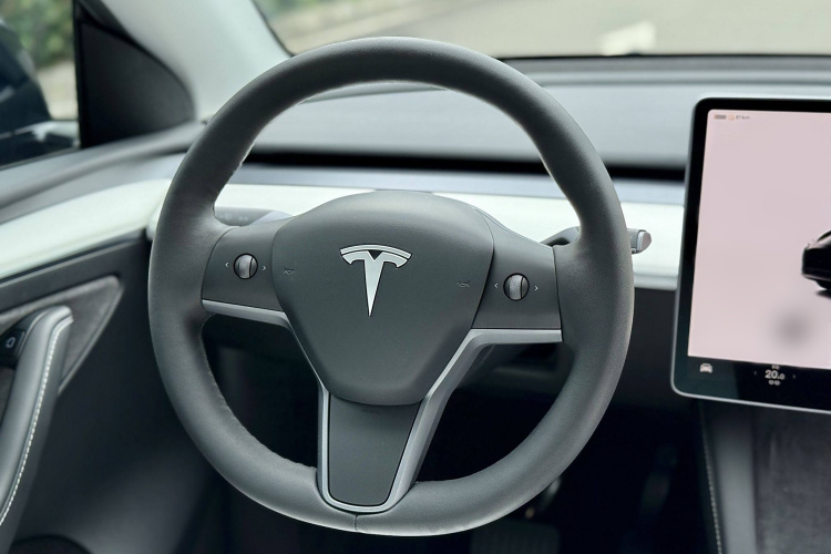 特斯拉 Model Y 2022款 后轮驱动版车身外观6015