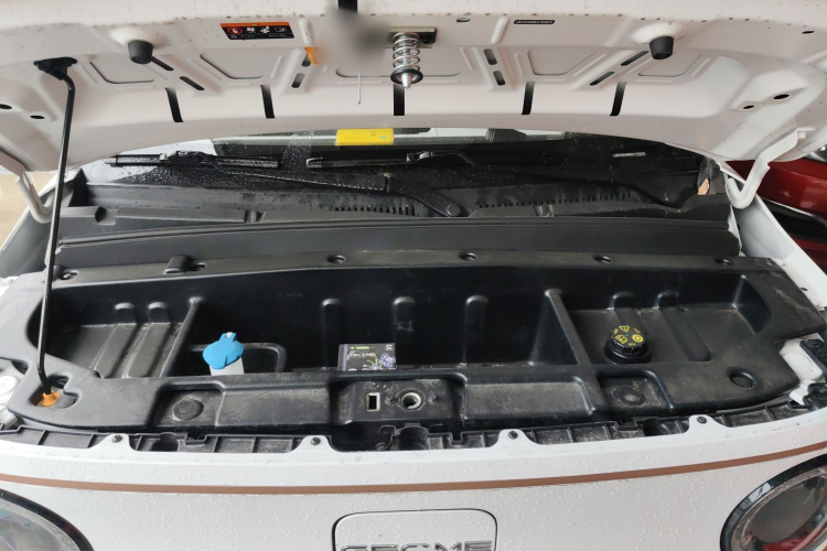 吉利银河 2024款 熊猫mini 200km 耐力熊机舱底盘24