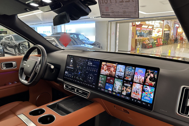 理想汽车 理想L9 2022款 Max中控内饰7004