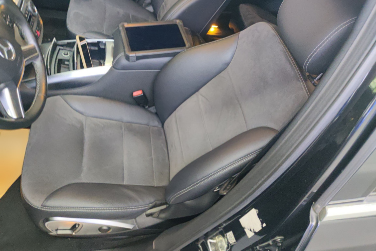 奔驰R级 2014款 R 320 4MATIC 商务型中控内饰19