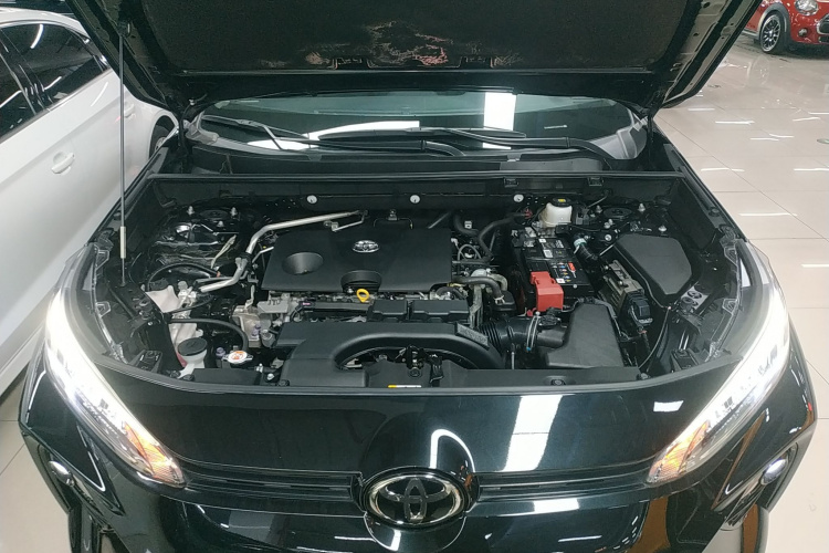 丰田 威兰达 2020款 2.0L CVT两驱豪华版机舱底盘24