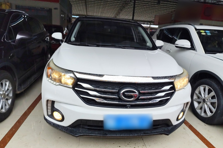 广汽传祺 传祺GS4 2017款 235T 自动两驱豪华智联版车身外观2