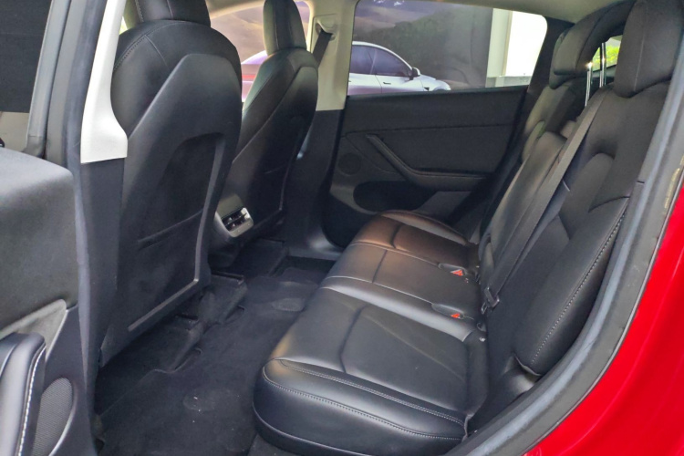 特斯拉 Model Y 2022款 后轮驱动版中控内饰21