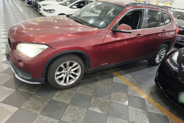 宝马X1 2014款 sDrive18i 领先型车身外观4