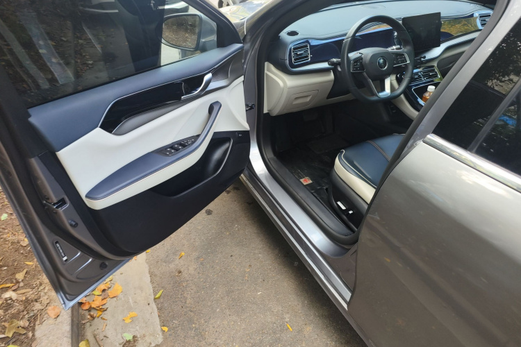 比亚迪 秦PLUS 2021款 DM-i 55KM 旗舰型中控内饰20