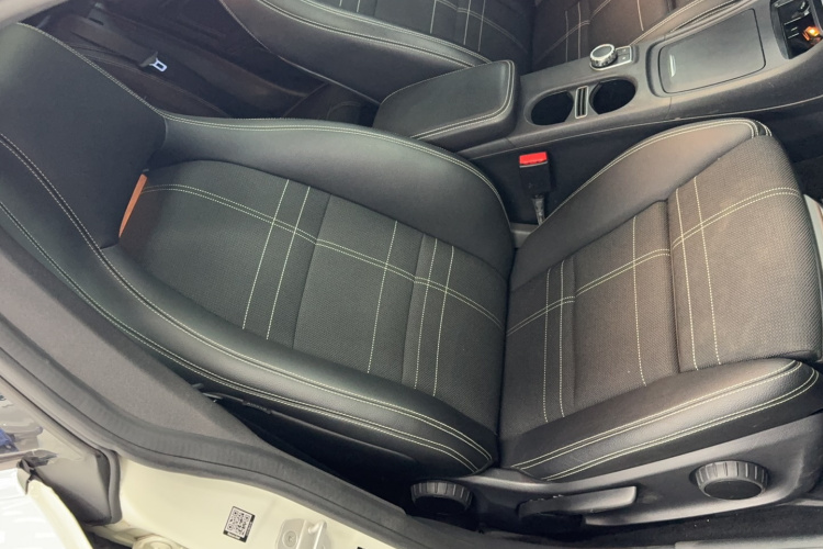 奔驰CLA 2016款 CLA 200 动感型局部细节41