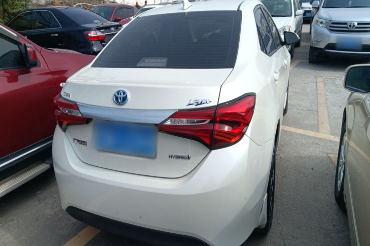 丰田 雷凌 2017款 改款双擎 1.8H GS E-CVT精英天窗版 国V车身外观6005