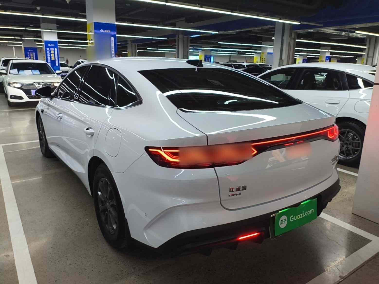 比亚迪 秦L 2025款 DM-i 智驾版 80KM领先型(3)