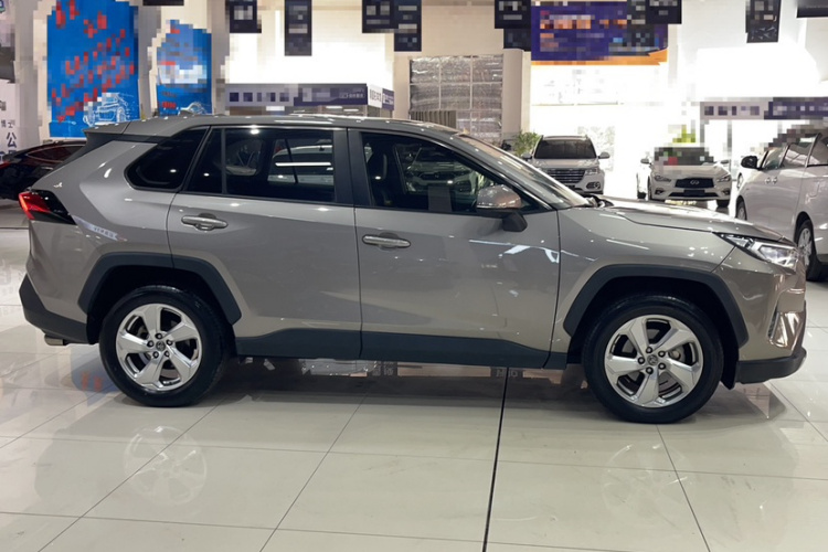 丰田 RAV4荣放 2020款 2.0L CVT两驱风尚版车身外观6004