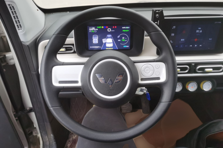 五菱汽车 宏光MINIEV 2024款 第三代 215km 进阶版中控内饰13