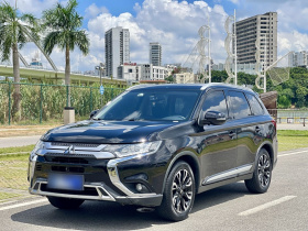 三菱 欧蓝德 2019款 2.0L 两驱畅享版 7座 国VI