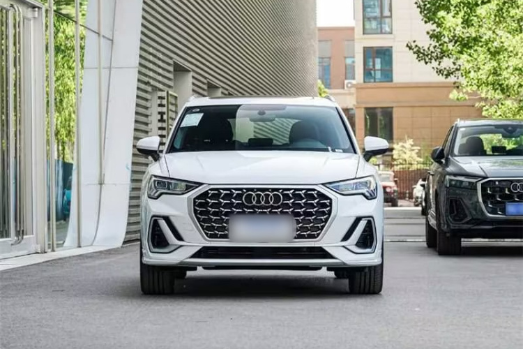 奥迪Q3 2025款 quattro 45周年典藏版 40TFSI 时尚动感型车身外观6001