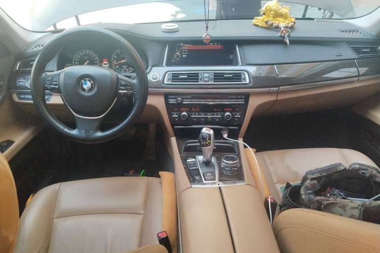 宝马7系 2014款 730Li 臻享型中控内饰7002