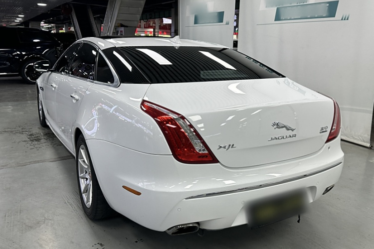 捷豹XJ 2015款  XJL 3.0 SC 两驱全景商务版车身外观6006