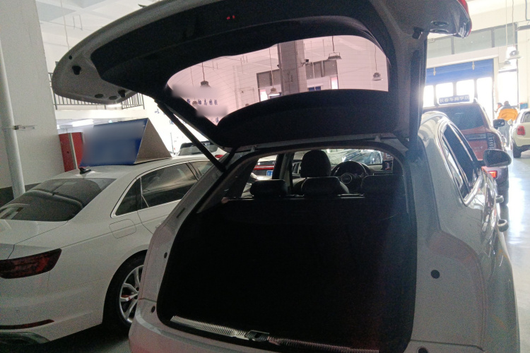 奥迪Q3 2016款 40 TFSI quattro 全时四驱运动型机舱底盘23