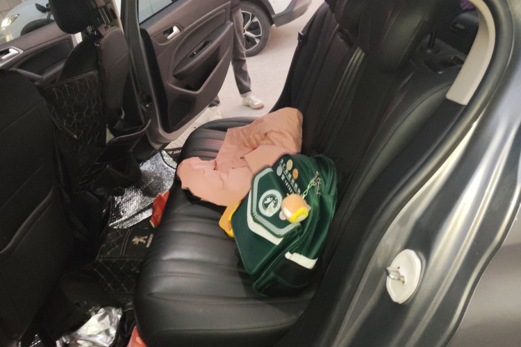 标致408 2022款 1.6T 逐梦版中控内饰21