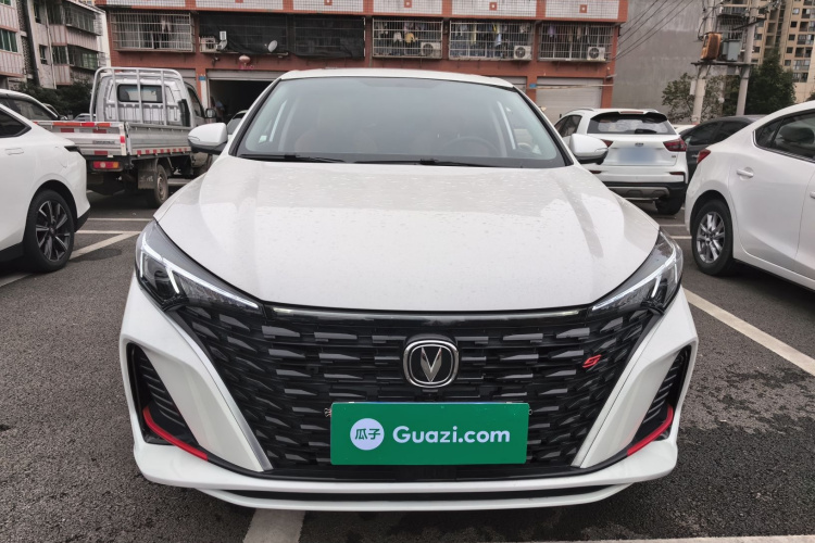 长安 逸动 2024款 PLUS 蓝鲸NE 1.4T GDI DCT高能版车身外观2