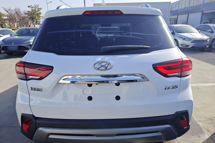 北京现代ix35 2020款 2.0L 自动两驱智勇·畅享版车身外观6