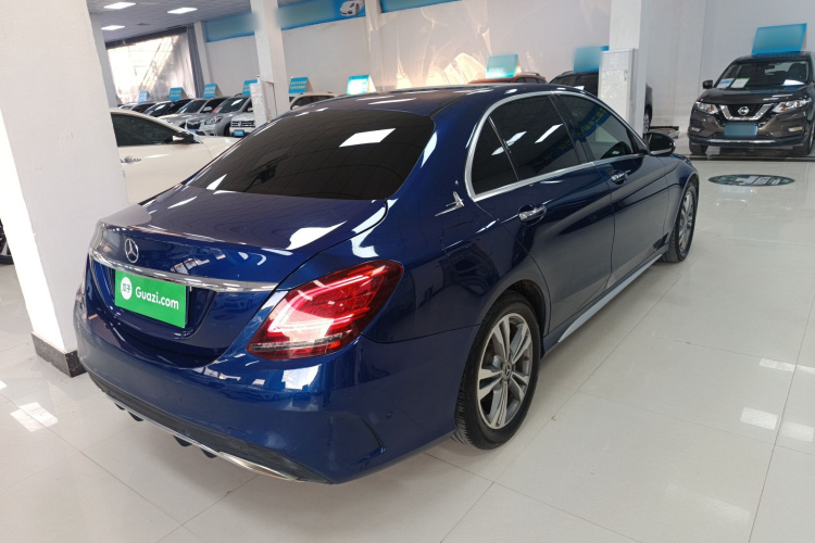 奔驰C级 2019款 C 180 L 时尚型运动版车身外观7