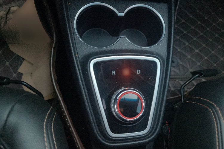 江汽集团 江淮iEV6E 2018款 运动版 iEV6E 智享型局部细节18