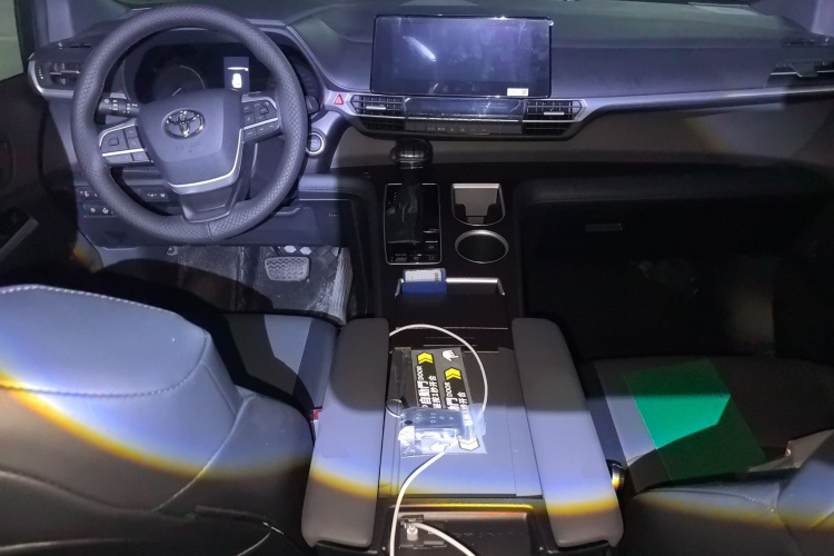 丰田 格瑞维亚 2026款 2.5L混动 舒适版中控内饰12