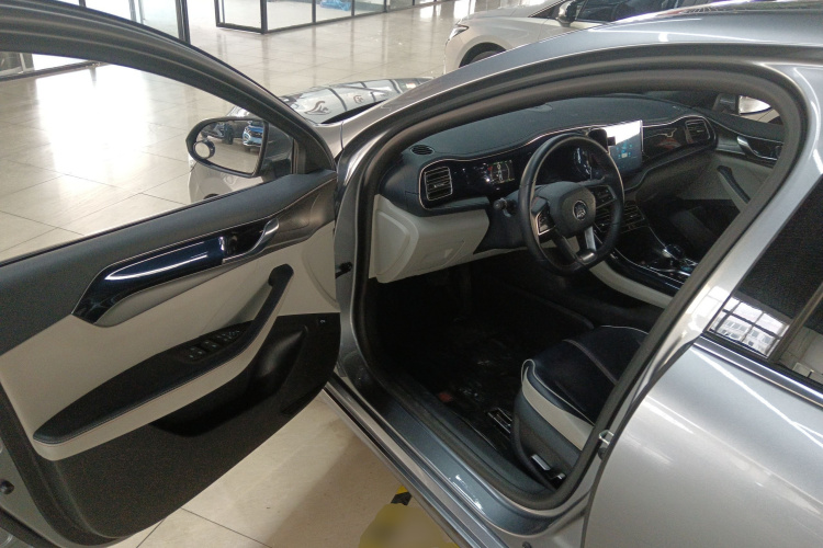 比亚迪 秦PLUS 2021款 DM-i 55KM 旗舰型中控内饰7003