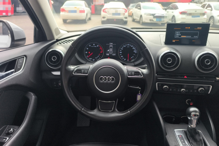 奥迪A3 2016款 Limousine 35 TFSI 风尚型中控内饰13