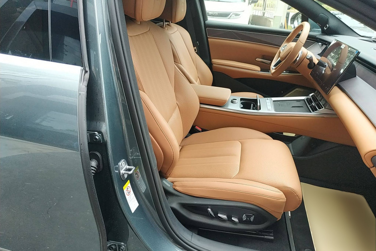 比亚迪 汉L 2025款 DM-p 四驱激光雷达旗舰型中控内饰41