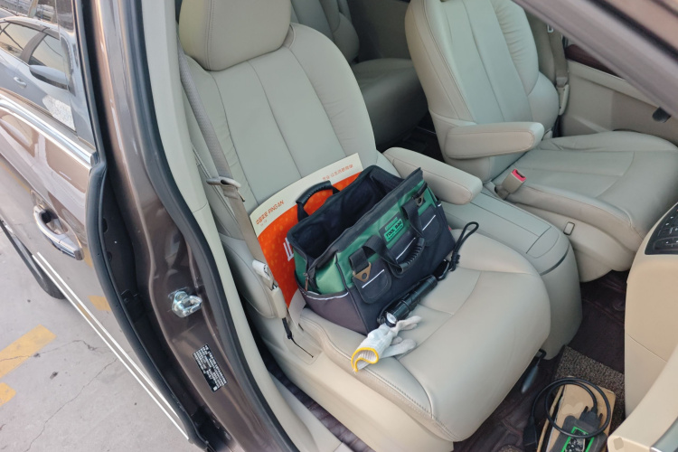 别克GL8 2017款 25S 豪华型 国V局部细节41