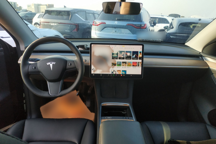 特斯拉 Model Y 2021款 标准续航后驱版中控内饰7002
