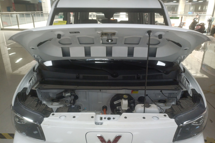 五菱汽车 五菱之光新能源 2025款 201km 舒适型机舱底盘24