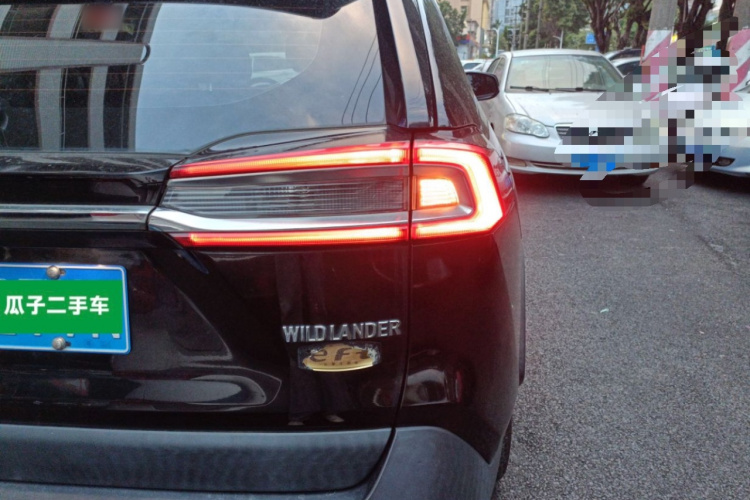 丰田 威兰达 2020款 2.0L CVT两驱豪华版车身外观9